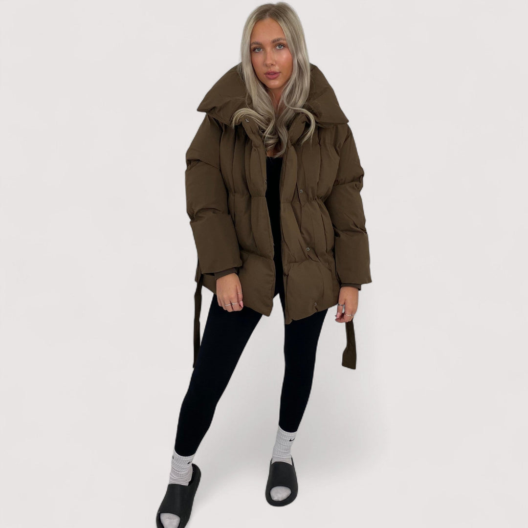 Elora | Kratka prošivena jakna s torbicom na pojasu