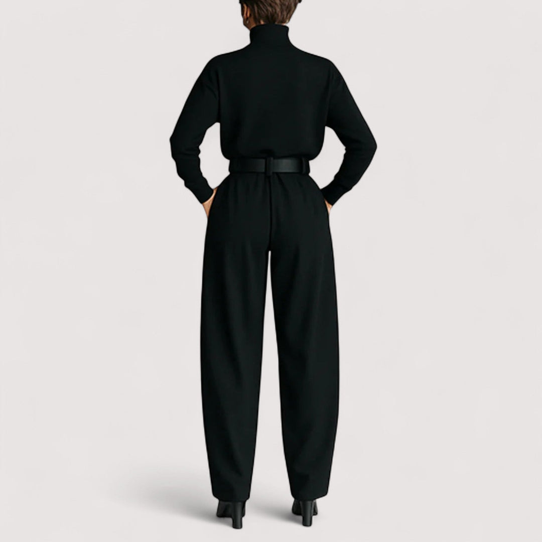 Orina | Crni set od dva dijela s majicom dugih rukava s dolčevita ovratnikom i ravnim hlačama